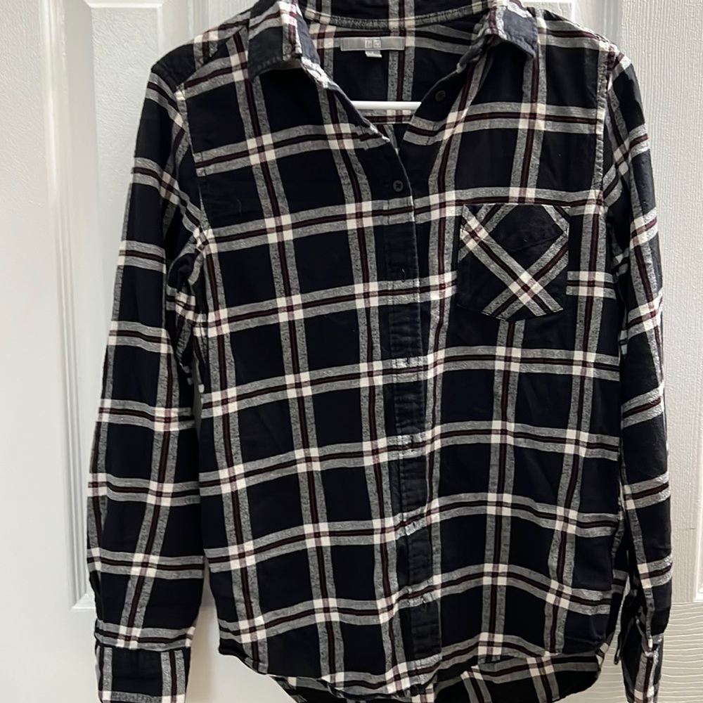 Uniqlo black plaid shirt size small